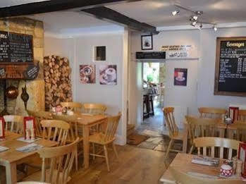 คอทส์โวลด์ การ์เด้น ที รูมส์ Bed & Breakfast Stow-on-the-Wold ภายนอก รูปภาพ